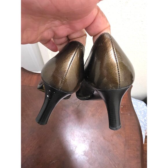 Soft Olive Leather Heels With Cutout Design & 2.5-Inch Heel Size 8.5M - Picture 6 of 11